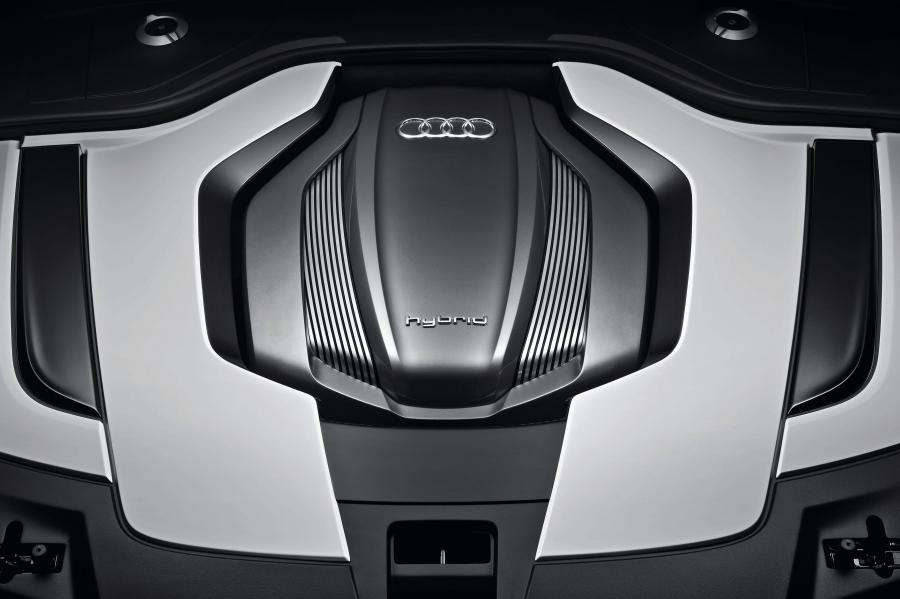 Моторный отсек Audi A8 Hybrid Concept (D4) 2010 года  (фото 6 из 14)